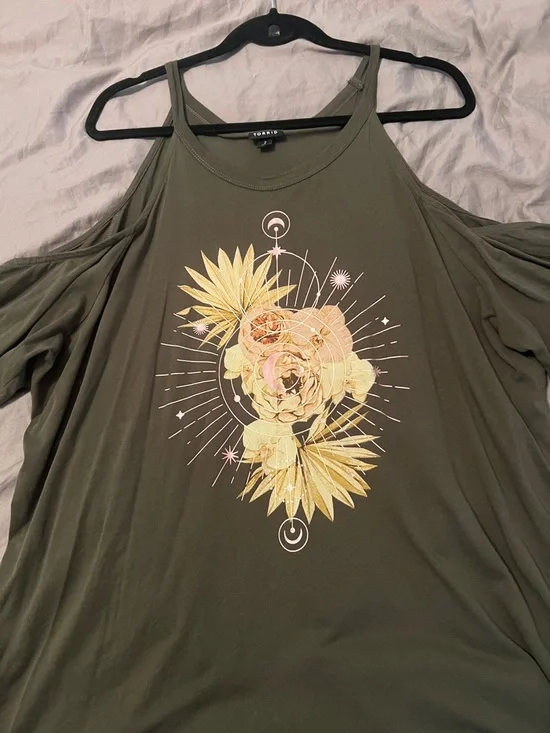 torrid olive cold-shoulder floral graphic tank with blush accents - Picture 6 of 6